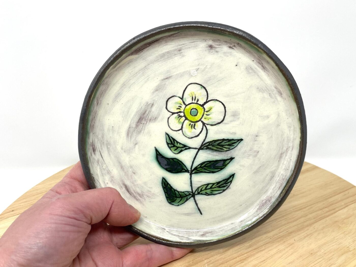 il_fullxfull.6733668204_1vj0.jpg Sgraffito Flower Terracotta Plate — Green & Blue