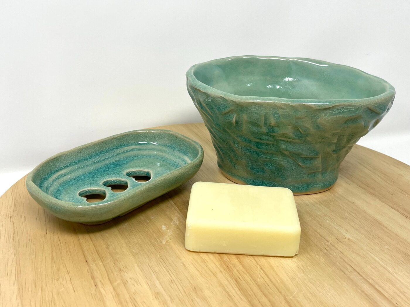 Turquoise Crackle Bathroom Set (Dish + Toothbrush Holder) — scale view